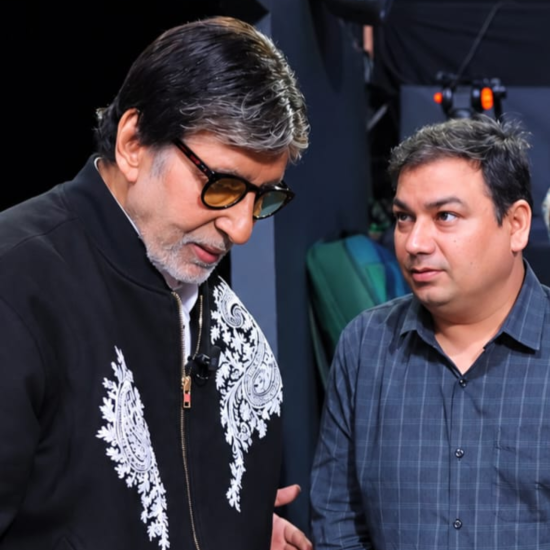 Memory trainer Dr Vinod Sharma with Amitabh Bachchan on KBC set